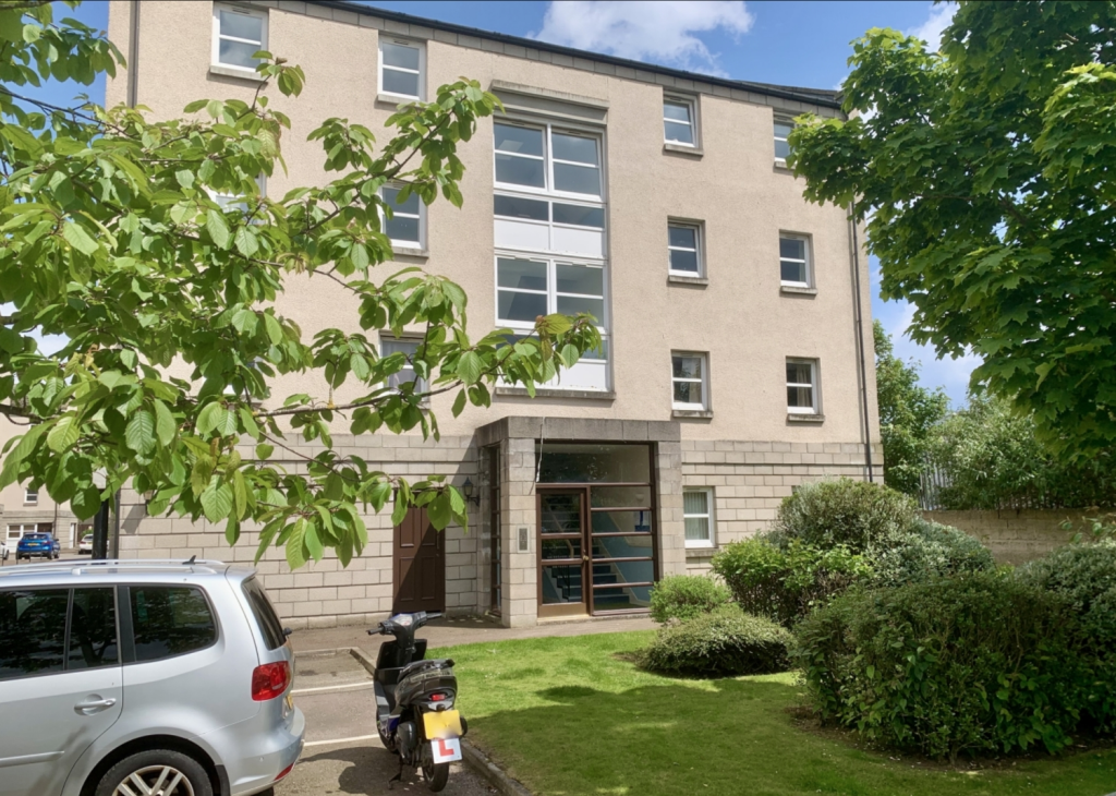 Main image of property: 84 Charles Street, Aberdeen, AB25 3TU