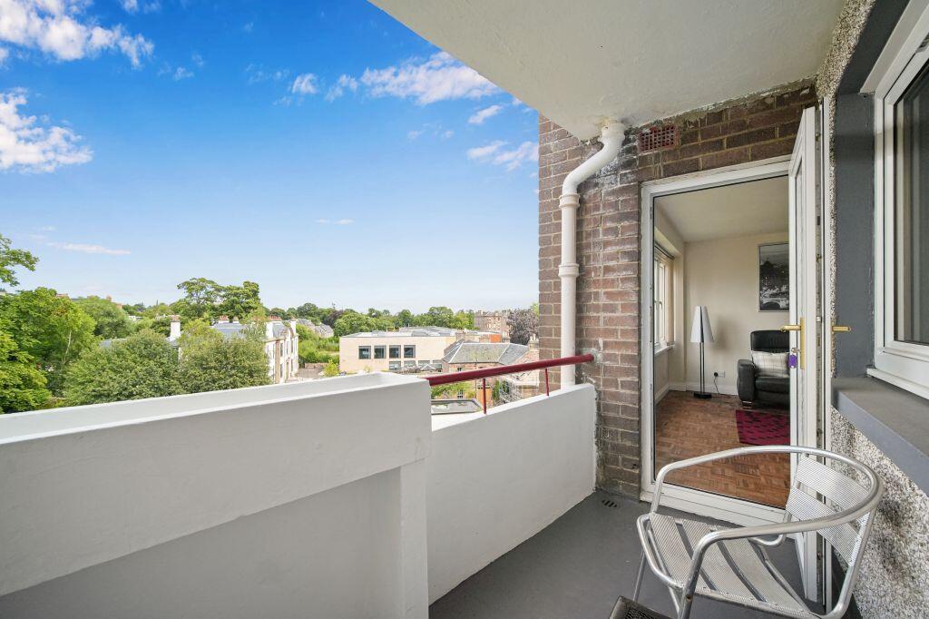 Apartment in Edinburgh - View 3