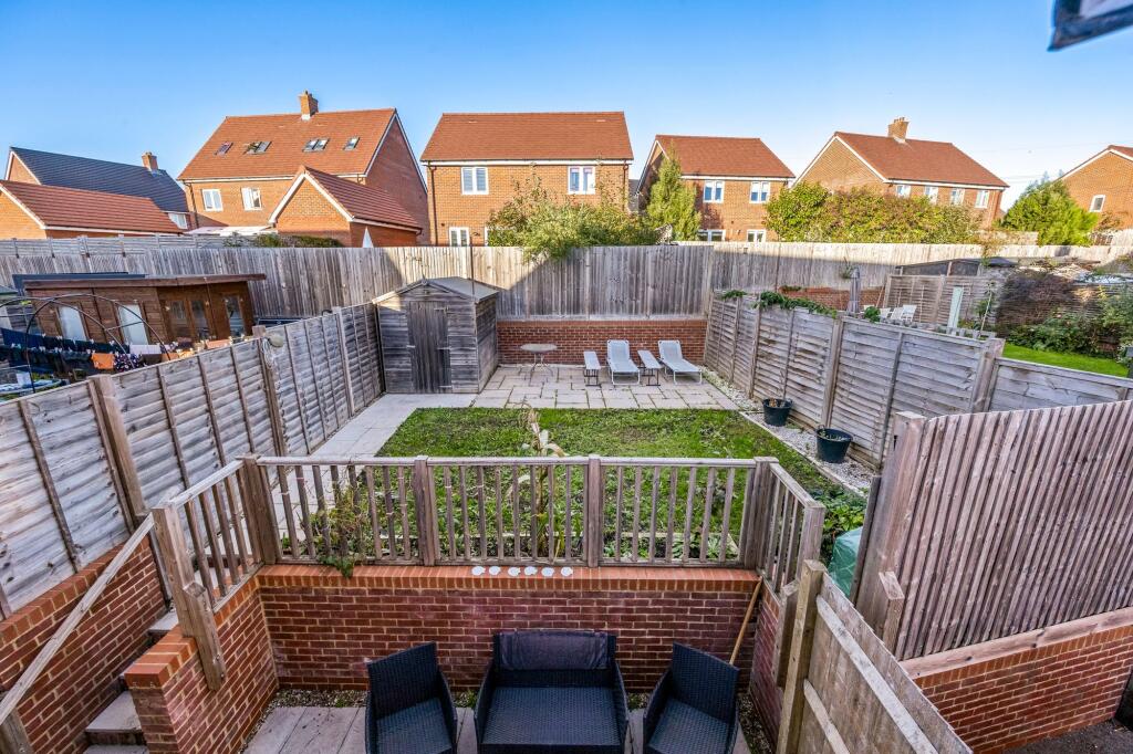 House in Redhill - View 3