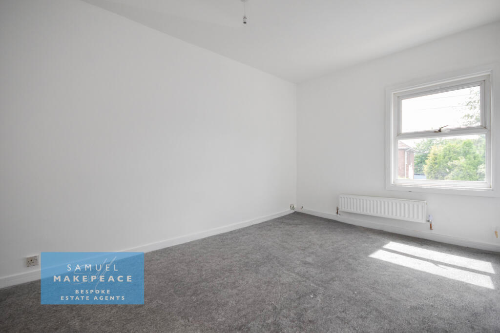 Apartment in Stoke-on-Trent - View 4