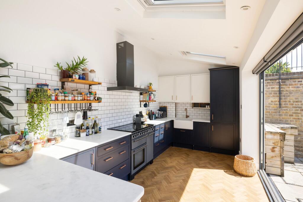 Apartment in London - View 4