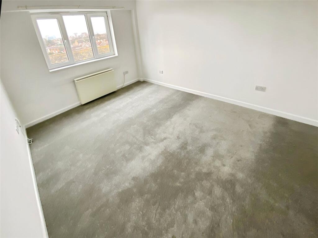 Apartment in Portsmouth - View 2
