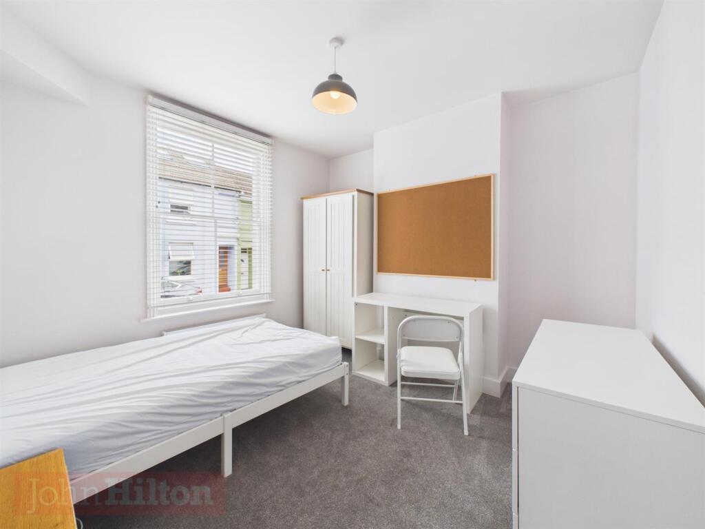 House in Brighton, Round Hill - View 5