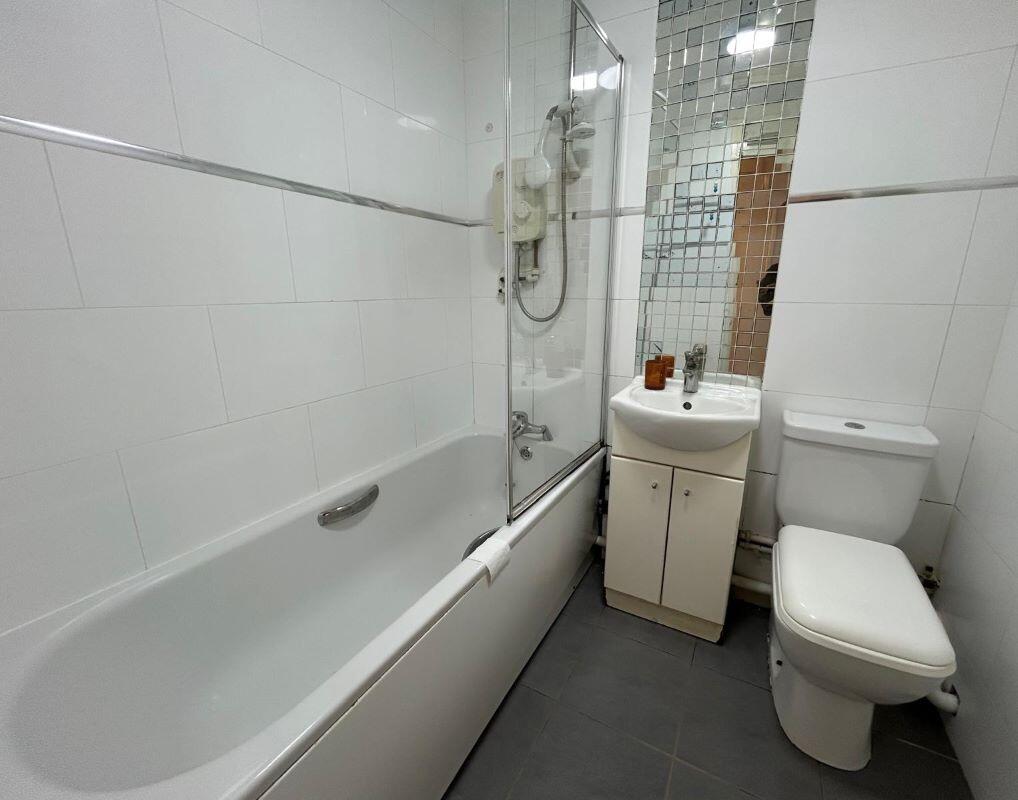 Apartment in Leicester - View 4