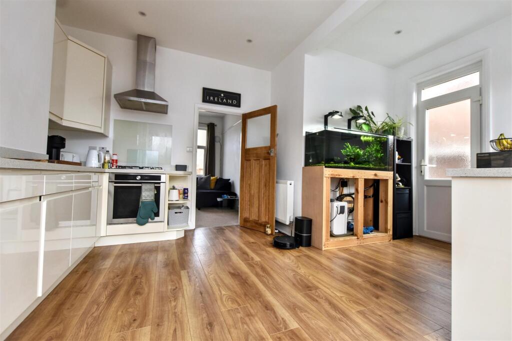 House in Eastbourne, Hampden Park - View 5