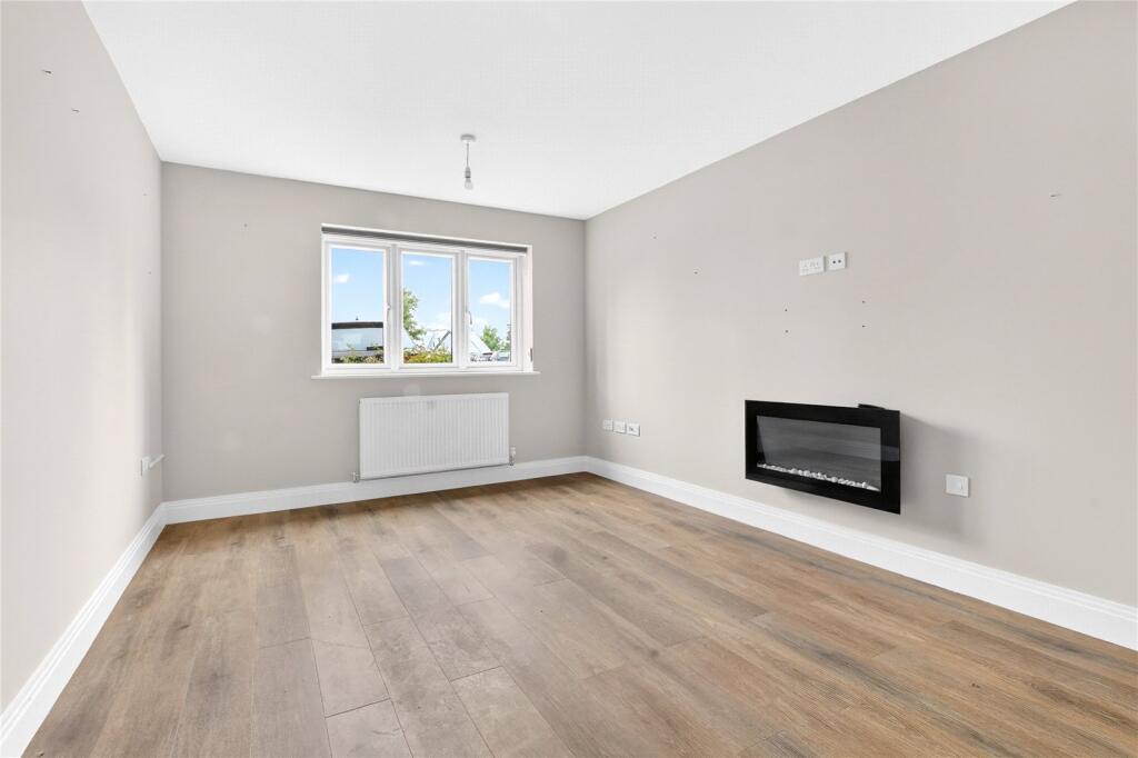 Johnstone Close, Bracknell, Berkshire, RG12 photo 4
