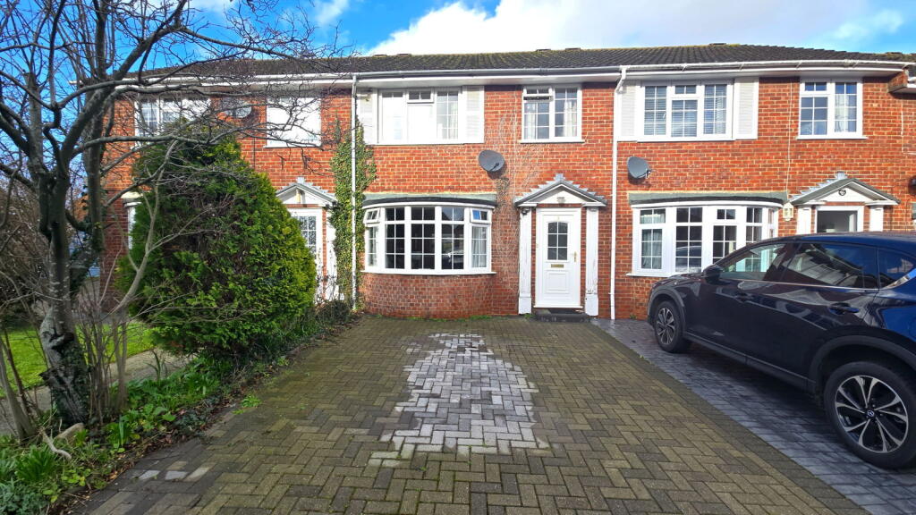 Main image of property: Meadow Close, Thatcham, RG19 3RJ