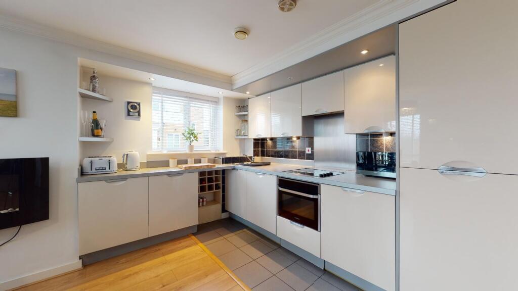69 Manston Road, Ramsgate, CT12 photo 3