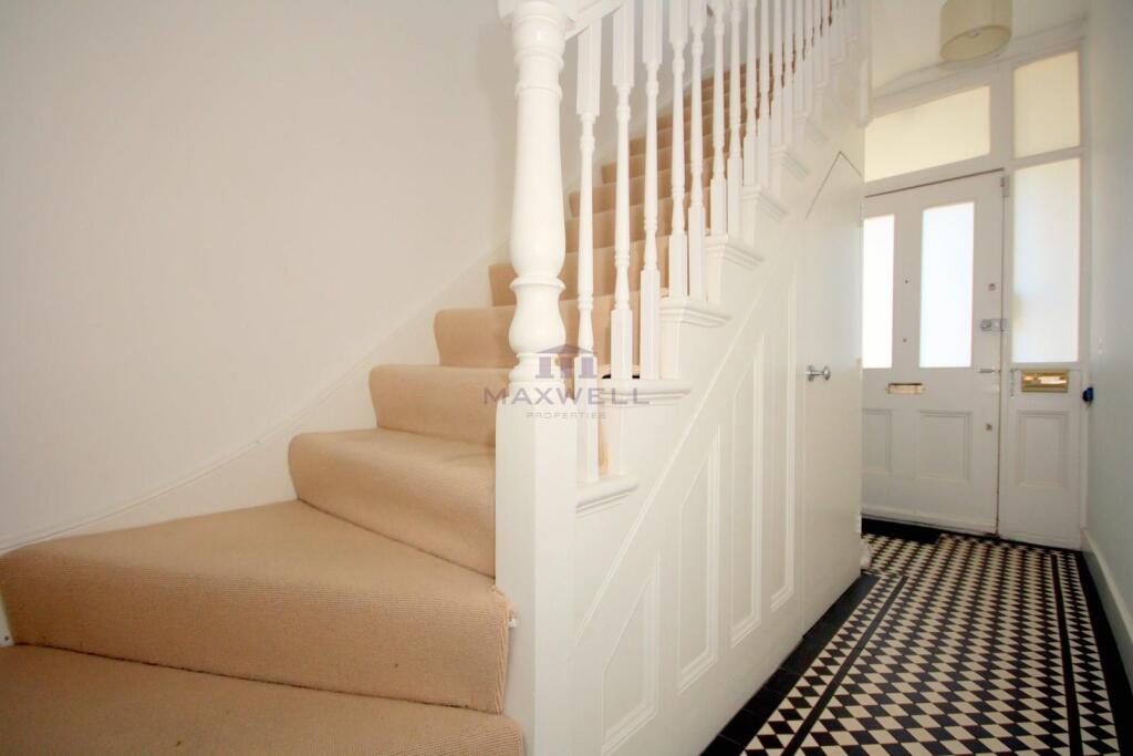 Apartment in London - More