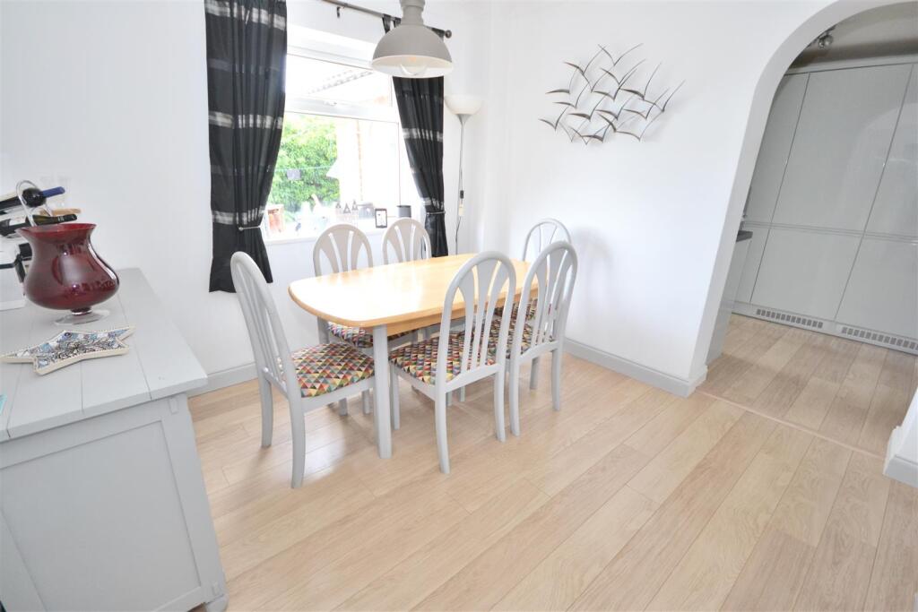 Hill Rise Drive, Market Weighton, York photo 5