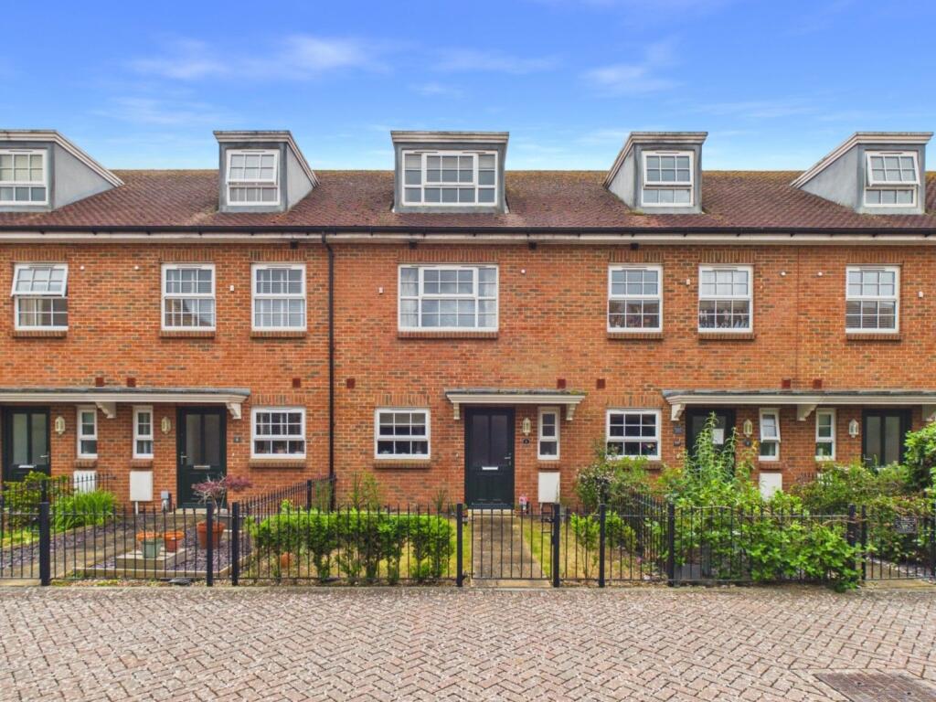 Main image of property: Kings Mews, Worthing, BN11 2FF