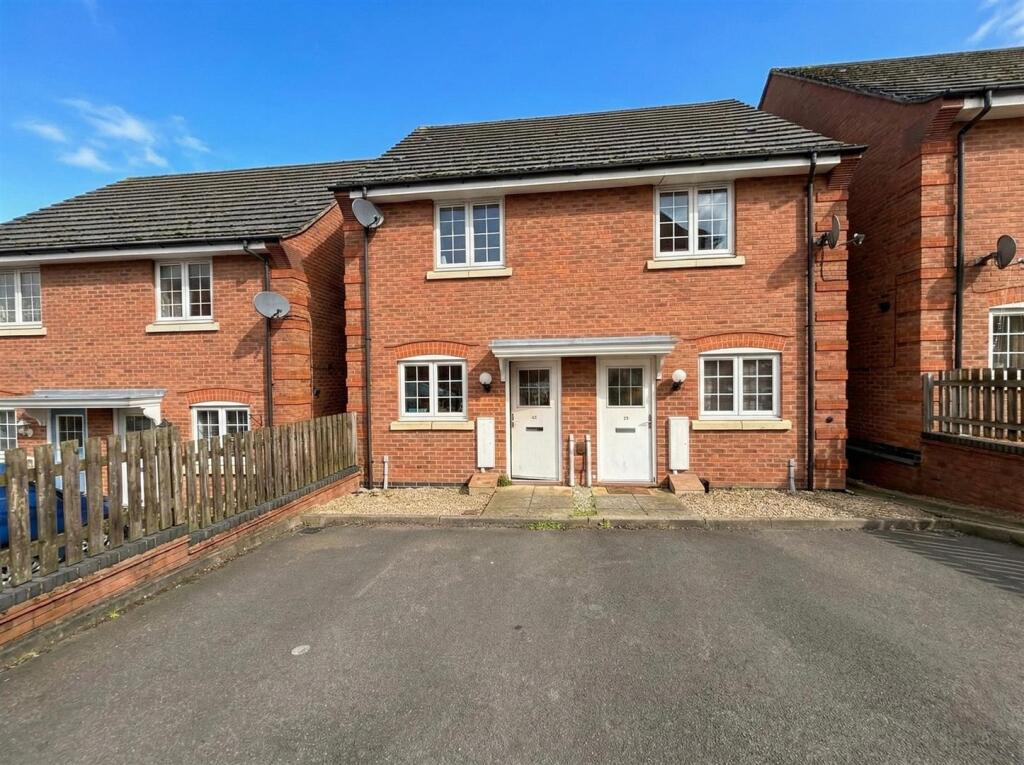 2-bed semi-detached on Spinners Way, Shepshed, Loughborough, £99,000