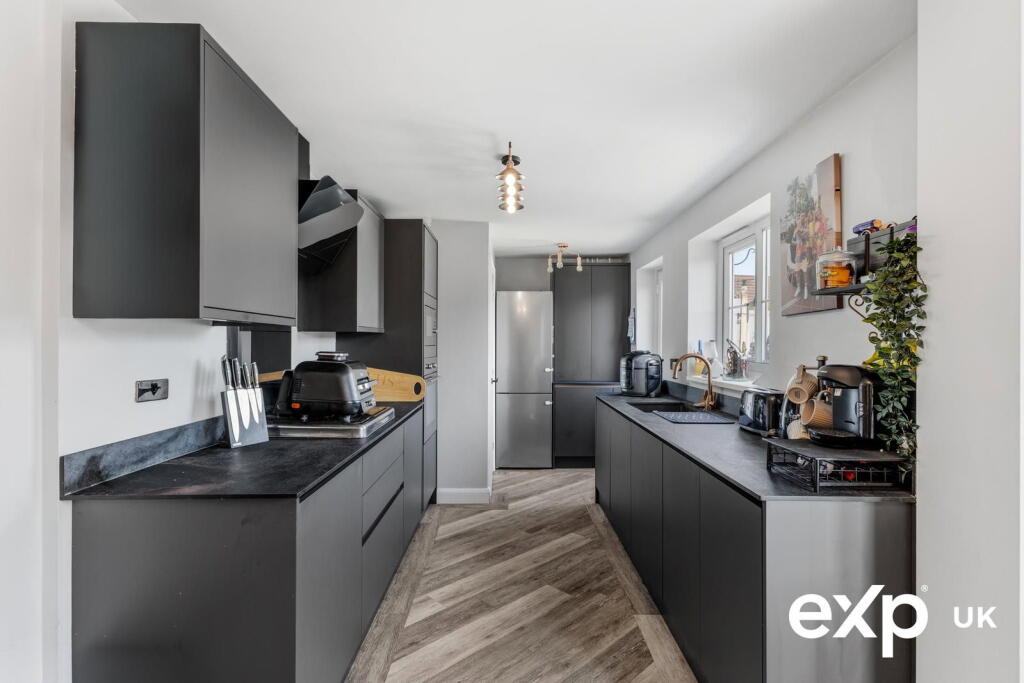 Sanderling Way, Forest Town, NG19 0GH - More