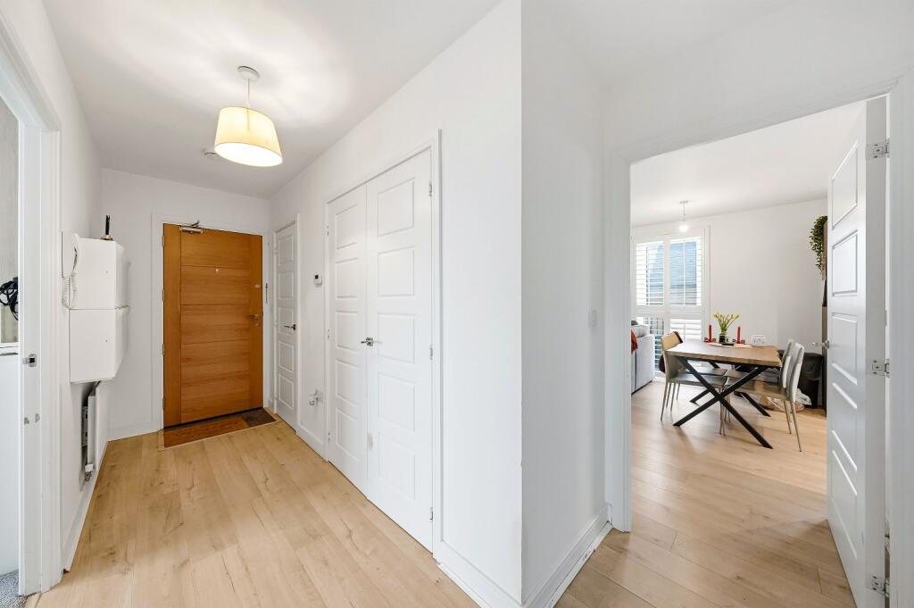 20 Knights Templar Way, Rochester, Kent, ME2 2ZB photo 3