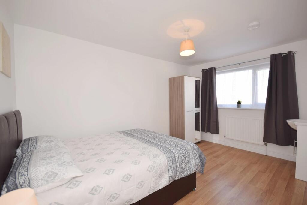House in Portsmouth - View 4
