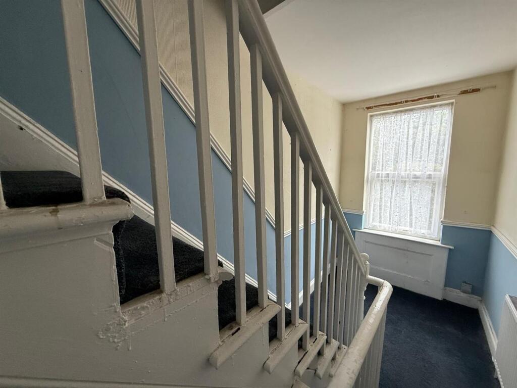 10 Gerard Street NorthDerby photo 2