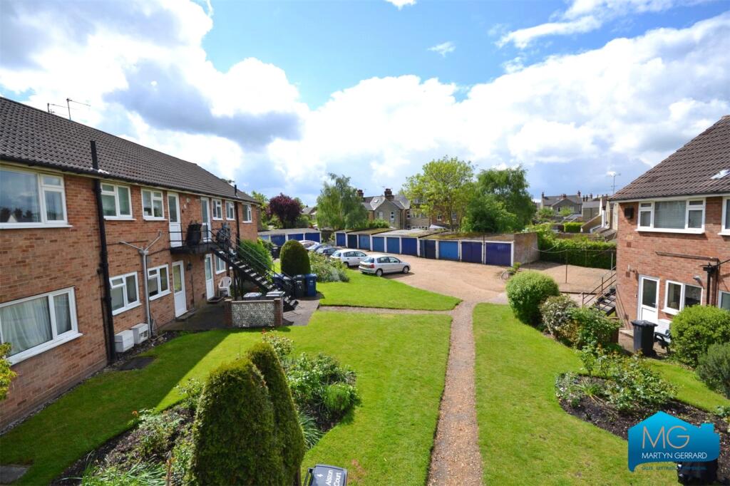 Apartment in London, High Barnet - View 5