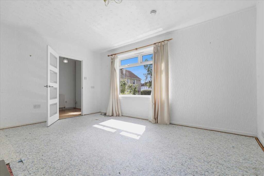 House in East Kilbride, West Mains - View 4