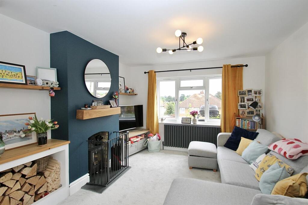 Fernleigh Rise, Ditton, ME20 6BP photo 3