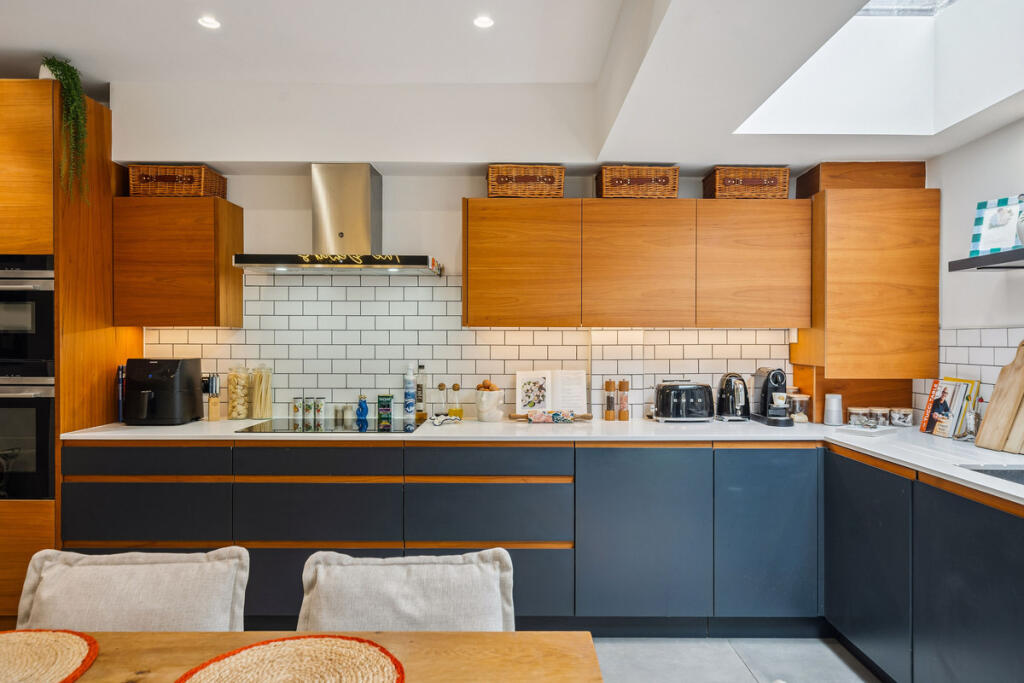 Apartment in London, Mortlake - More