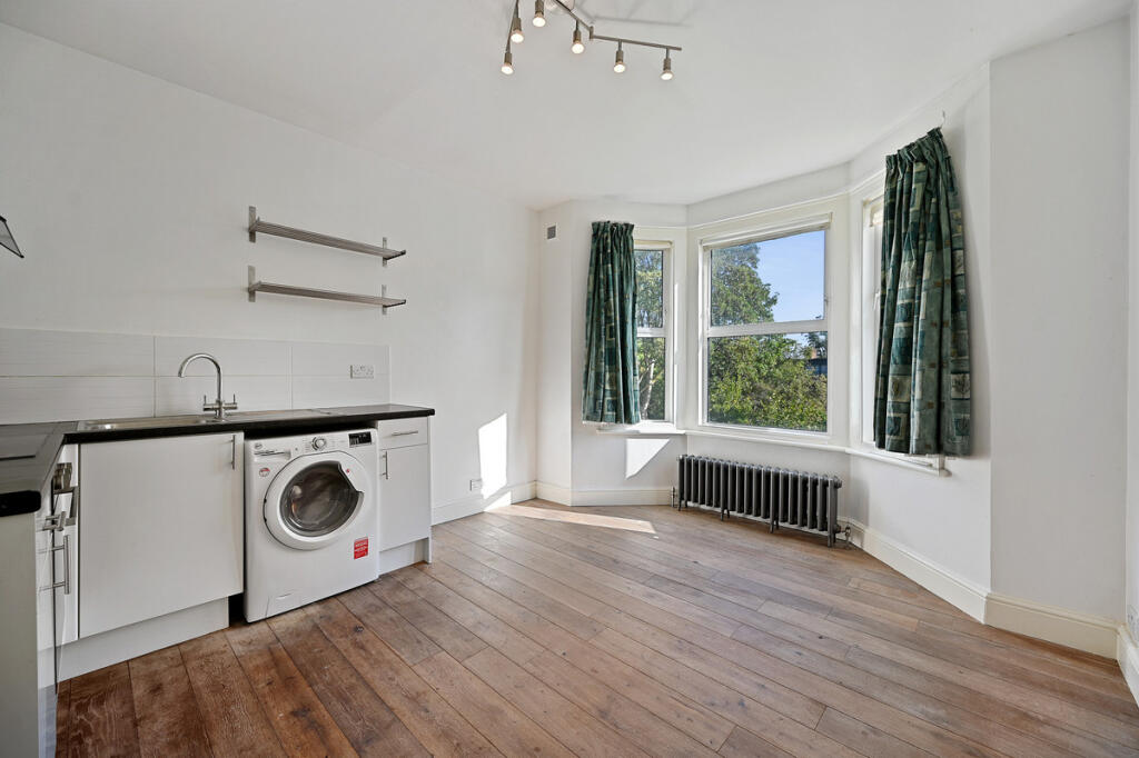 Apartment in London - View 2