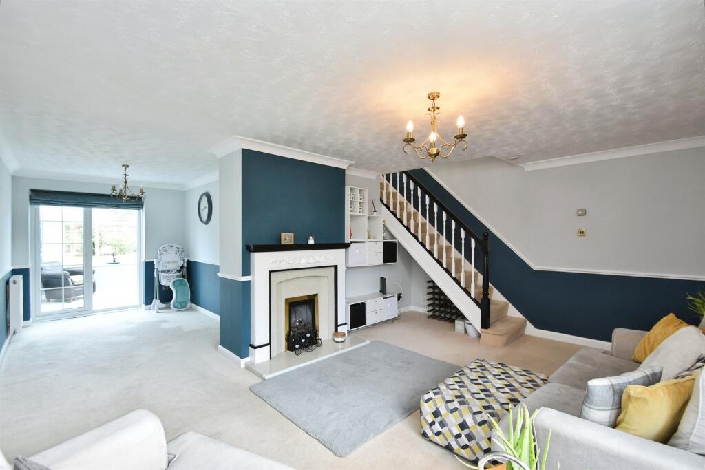 Swinburne Close, Harrogate - View 3
