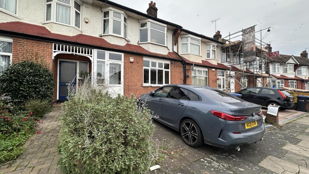 Main image of property: Ecclesbourne Gardens, Palmers Green, N13