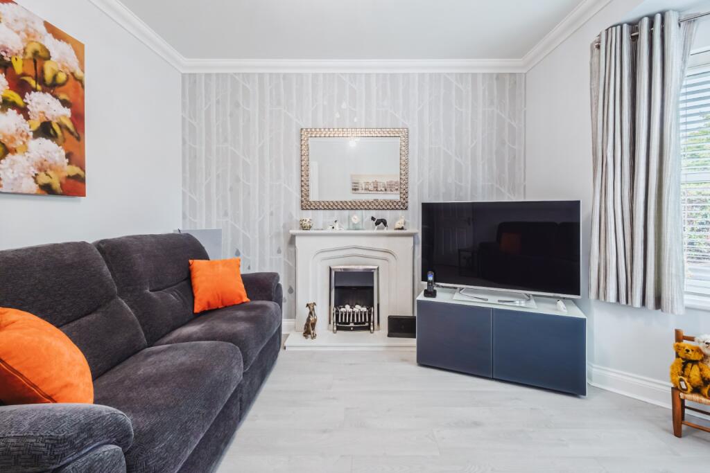 House in Blunsdon St Andrew, Haydon End, Haydon Wick - More