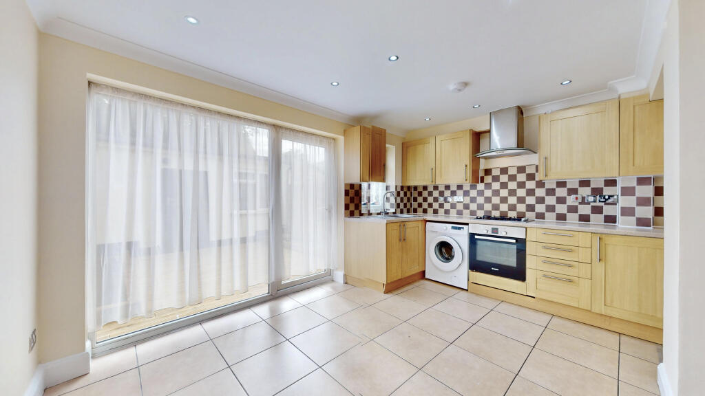 House in London - View 5