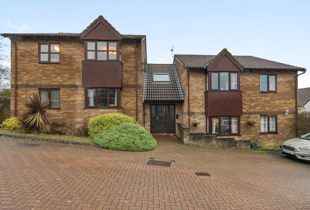 1-bed flat on Blenheim Close, Peasedown St. John, BATH, Somerset, BA2, £150,000