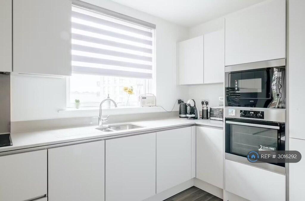 Apartment in London - More
