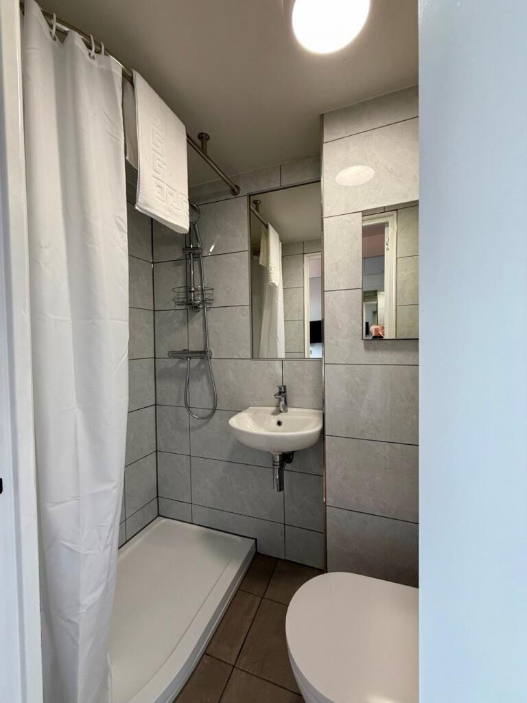 Apartment in London - View 5