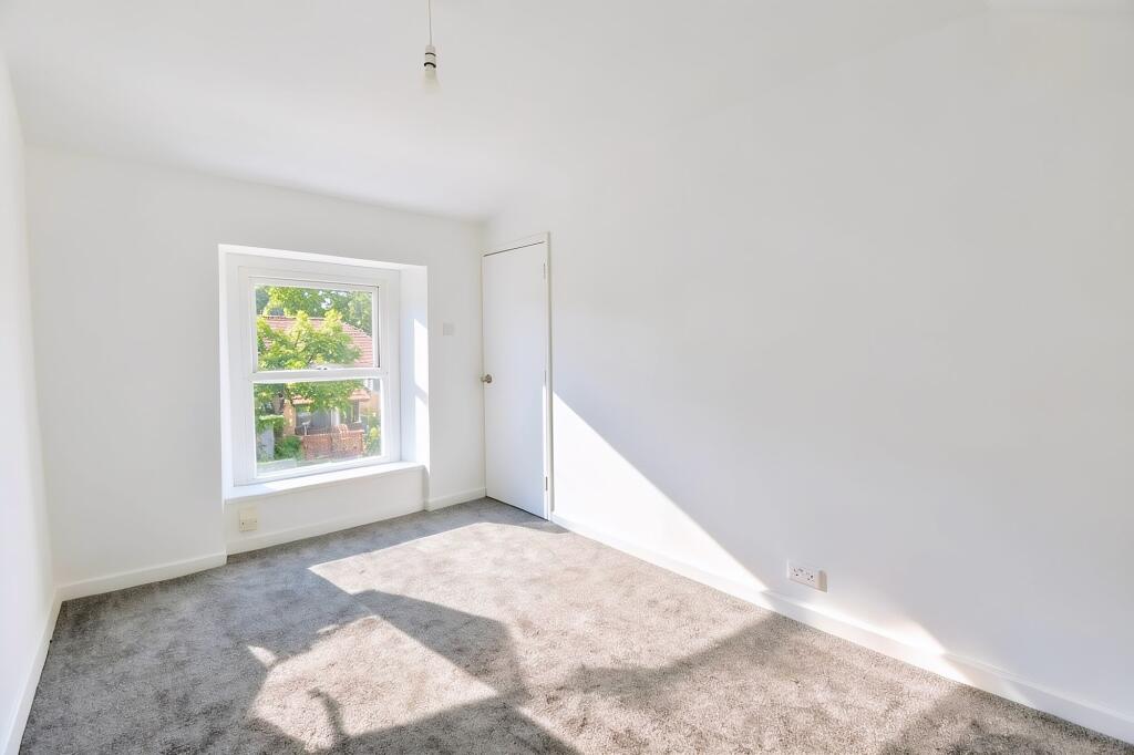 House in Newport - View 4
