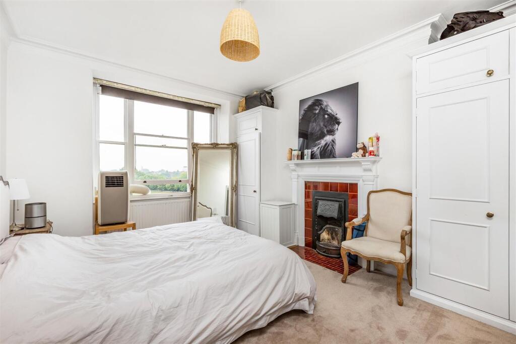 Apartment in London - View 5