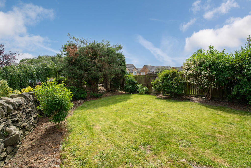 House in Bradford, Bingley - View 4