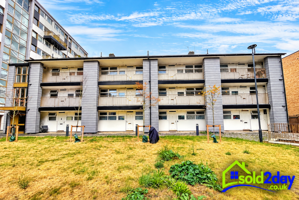1-bed flat on Elmwood Road, Croydon, £195,000