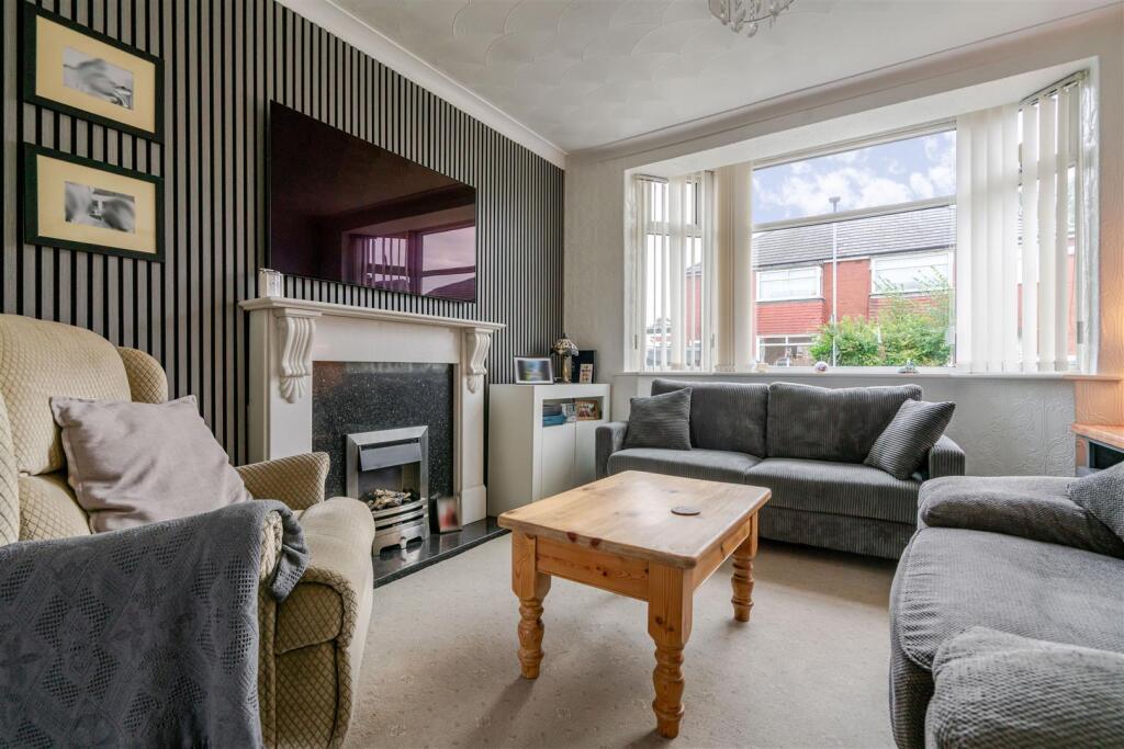 House in Leigh, Hooten Gardens, Bedford - View 4
