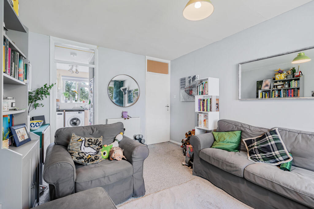 Apartment in Runnymede, Egham Wick - View 6