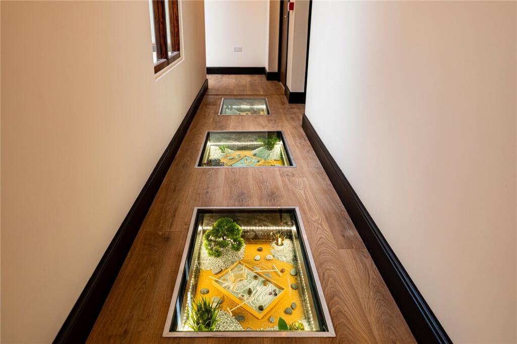 Apartment in Newbury, West Berkshire - View 3