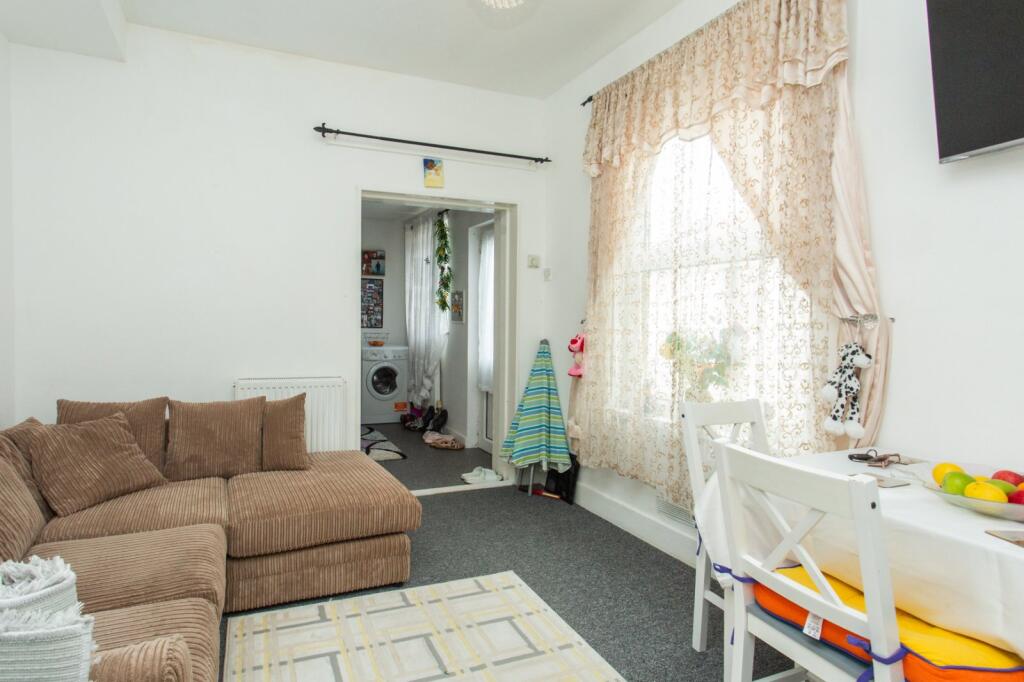 Apartment in Canterbury - View 5