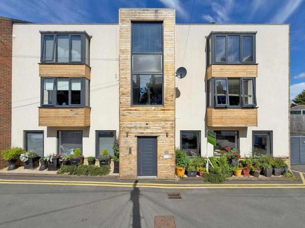 Main image of property: Back Dragon Parade, Harrogate