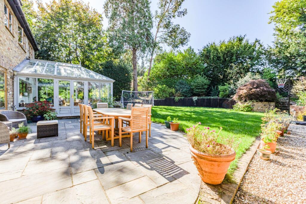 House in Woking, Surrey - View 4