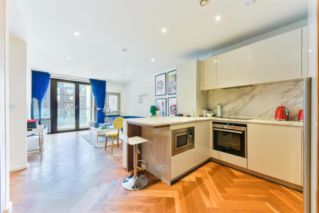 Apartment in London - More
