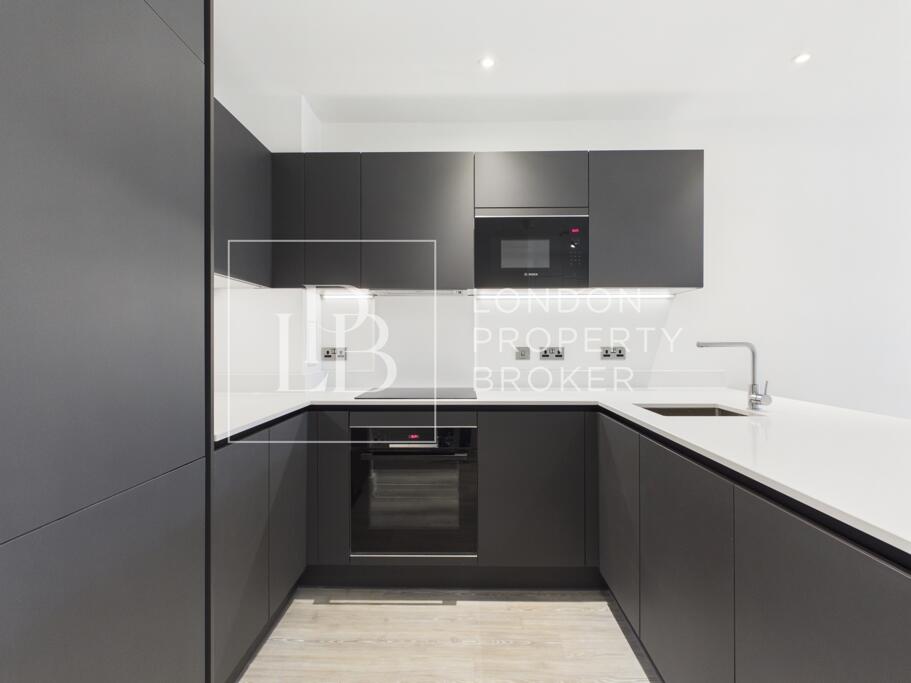 Apartment in Romford - View 2
