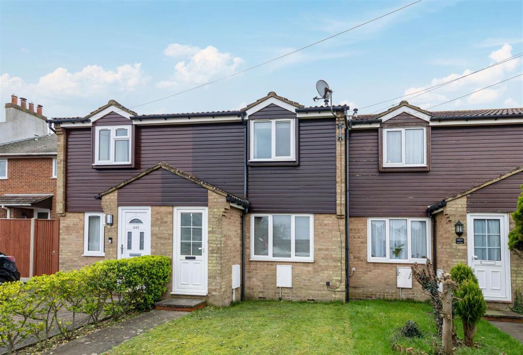 2-bed terraced on The Ridge, Hastings, £230,000