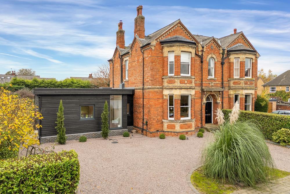 4 Bedroom Semi-Detached in NG24 1ST