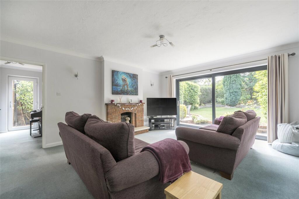 House in Surrey Heath, Lightwater, Windlesham - View 5