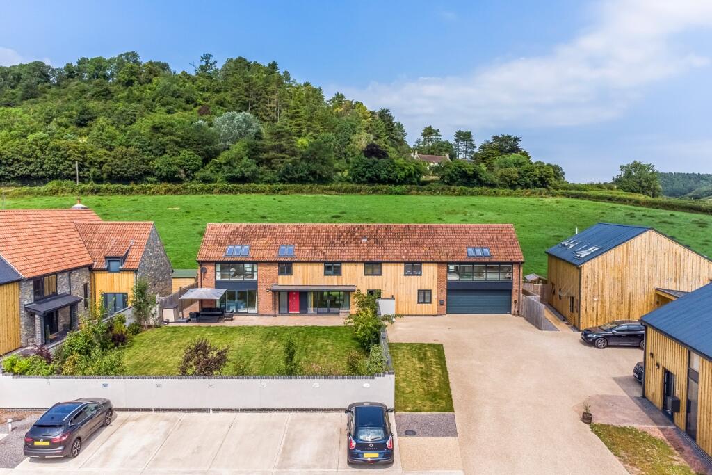 Main image of property: 6 minutes from Millfield School