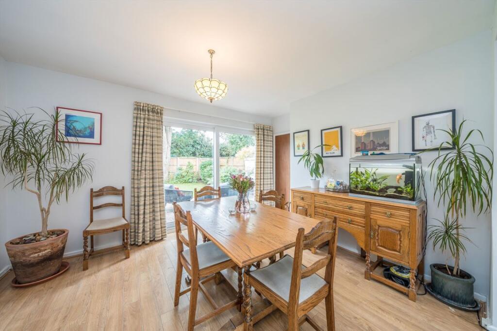 House in Elmbridge, Weybridge - View 4