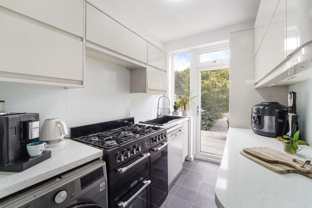 House in Epsom and Ewell, Cuddington, Stoneleigh - View 5